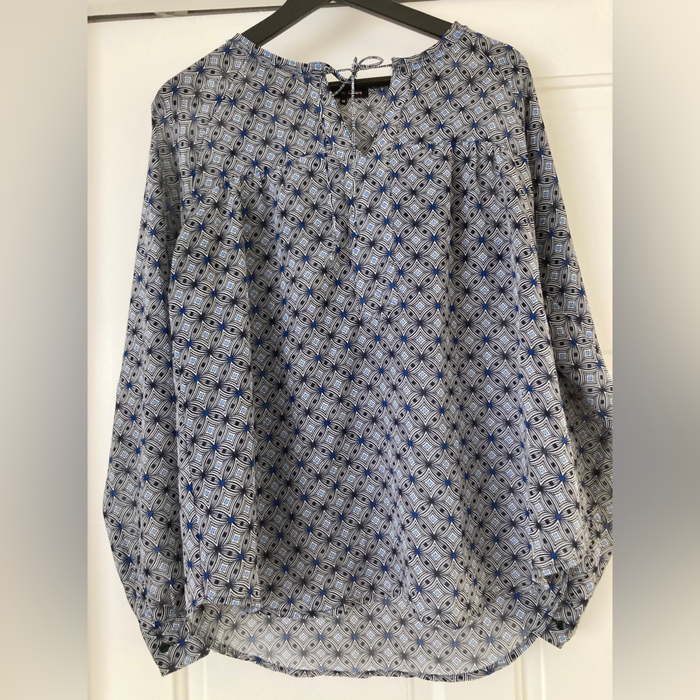 Black/blue blouse